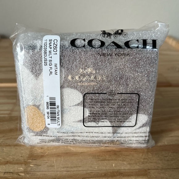 Coach Wallet🎈🎈 - Picture 10 of 10